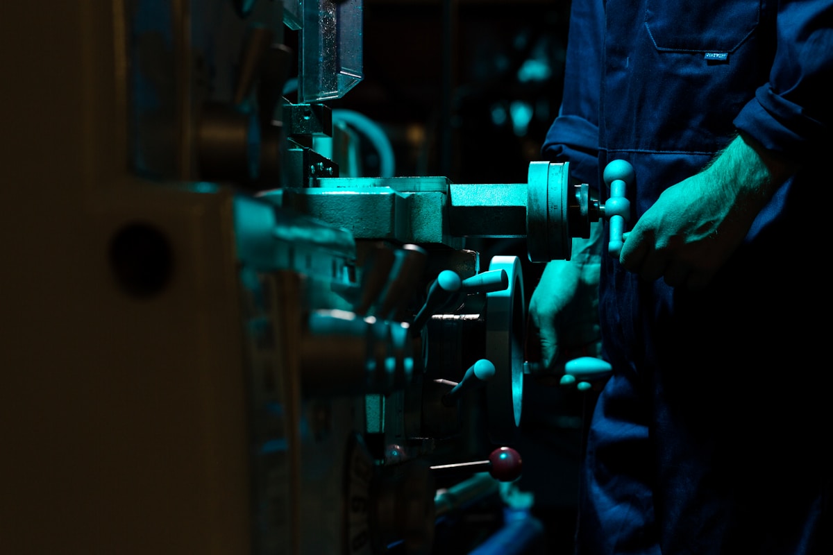 Customized automation equipment and industrial production line